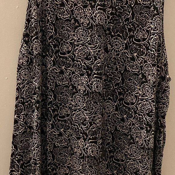 Old Navy Black and White Floral Print High Neck Swing Tank Top - Picture 3 of 7